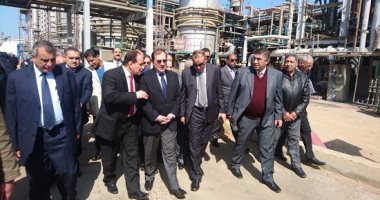 وزير البترول  يتفقد الوحدات الإنتاجية بشركة الاسكندرية للبترول
