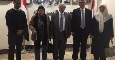 بالصور..وفد الجامعة البريطانية يدعم مرضى مستشفى الأورام بالأقصر