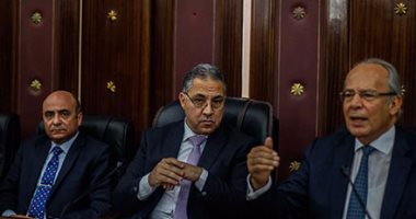 بالصور.. وزير التنمية المحلية: معدل النمو السكانى فى تناقص وهدفنا التحول للإنتاج