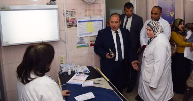 محافظ الاسكندرية يتفقد مستشفى اﻷنفوشى العام للأطفال ومستوصف صدر الجمرك