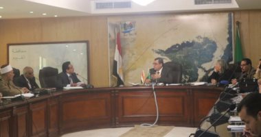 محافظ الفيوم يبحث برنامج دعم حقوق الأطفال