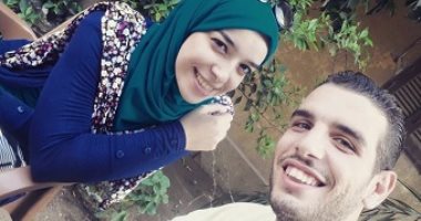 عشان ما يترميش..بالصور رحاب وعبد الله طبعوا دعوة فرحهم على "جنيهات ورق"