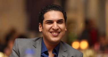 إياد عبد المجيد ينتهى من كتابة الحلقة العاشرة بـ"سلم الخدامين" لـ يسرا