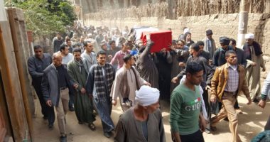 بالفيديو.. تشييع جنازة شهيد الواجب بمسقط رأسه بقرية الواسطى فى أسيوط