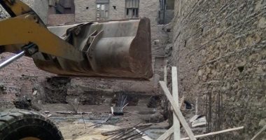 حى العامرية بالإسكندرية ينفذ 4 قرارات إزالة للبناء المخالف
