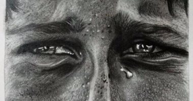 بالصور... "نانسى بديع" زوجة وأم بدرجة فنانة تبدع فى الرسم بالرصاص والفحم
