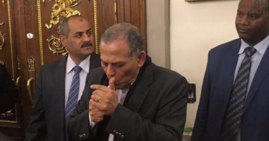 بدء التصويت على إسقاط عضوية السادات.. والنائب يغادر القاعة بأمر "عبدالعال"