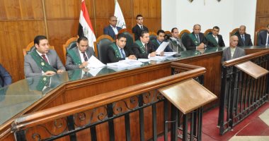 تأجيل محاكمة 13متهما من رؤساء شركات الأدوية بتهمة احتكار الدواء لـ2 مايو