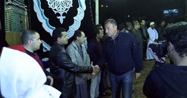 نجوم الأهلى فى عزاء والد أبوتريكة بـ"ناهيا"..  وغياب اللاعب