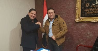 إدوارد ينضم لإذاعة نغم إف إم ويقدم برنامجا إذاعيا لأول مرة