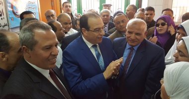 محافظ الدقهلية يعطى إشارة البدء لفعاليات مارثون المشى احتفالاً باليوم العالمى للشباب