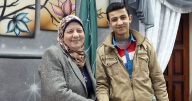 وكيل "تعليم الشرقية" تستقبل طالب موهوب اخترع مركبة فضائية