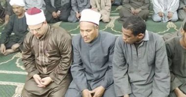 بالصور.. مدير أوقاف بندر الأقصر يتفقد عمل القوافل الدعوية بمنشأة العمارى