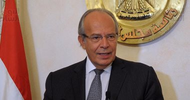 هشام الشريف يكرم أحمد زكى بدر وزير التنمية المحلية السابق