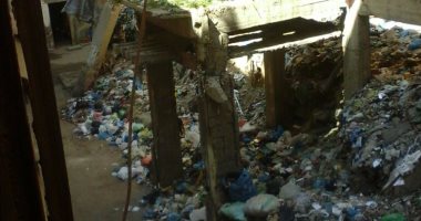  حارة زكريا بك بالإسكندرية تتحول لأكبر "خرابة" بسبب القمامة