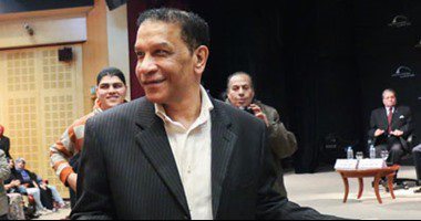 أشرف زكى: نتابع الحالة الصحية لمحمد شرف والفنان لا يزال بالإسكندرية