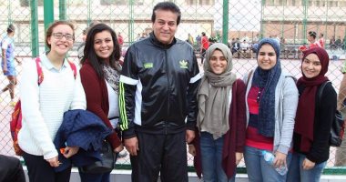 بالصور.. وزير التعليم العالى يشارك فى يوم رياضى بطب أسنان عين شمس
