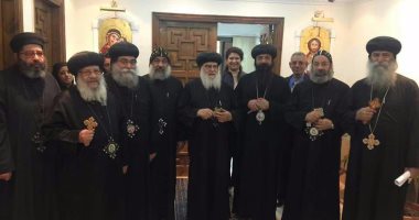 بالصور.. وفد من الآباء الأساقفة يزور أسر العريش بالإسماعيلية