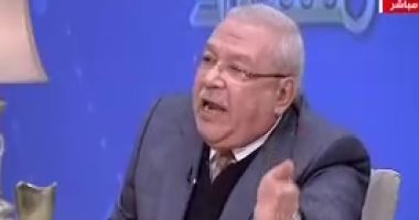 سمير صبرى: "الفيس بوك يؤدى إلى الفجور..وعاوز أحرقة"