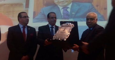 محافظ الدقهلية يشهد إحتفالية جامعة المنصورة بزراعة 500 كبد
