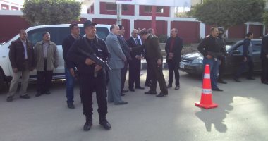 ضباط المرور يطاردون لصوص السيارات والهواتف بشوارع الجيزة 