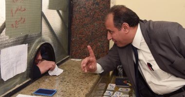 محافظ الأسكندرية يكلف بتوزيع 4 آلاف بطاقة تموين لأهالى العامرية