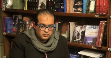 "أربعة من الطير تسكن فى كفوفك" قصيدة عبد الرحمن مقلد فى عيد الأم