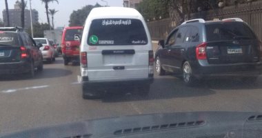قارئ يرصد سيارة بدون لوحات معدنية تسير بطريق صلاح سالم
