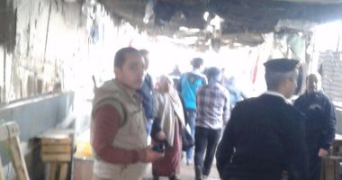 بالصور.. "الداخلية" تخلى محيط المترو والسكة الحديد من الباعة الجائلين