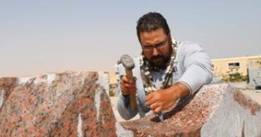 بالصور.. استعدادات الفنانين المشاركين فى سمبوزيوم أسوان الدولى