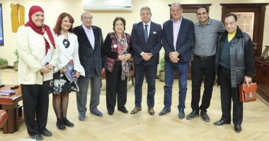 وزير الشباب يلتقى أعضاء لجنة تحكيم الموسيقى والكورال بمسابقة "إبداع"