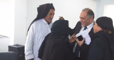 بالصور.. القصبي يطالب الحكومة بسرعة إنجاز المشاكل العالقة لـ"أقباط العريش"