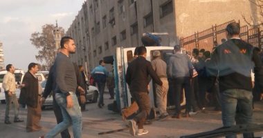 قارئ يشارك بصورة انقلاب ميكروباص فى منطقة العباسية