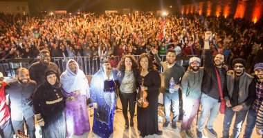 بعد حفلها فى القلعة.. الأمريكية تشيلسى جرين لـ"اليوم السابع": احلم بدمج الموسيقى المصرية فى أعمالى ودينا الوديدى تستحق الغناء فى أمريكا.. نصحتنى السفارة بالاحتشام ولدينا قواعد مشابهة للشرق فى رداء المرأة