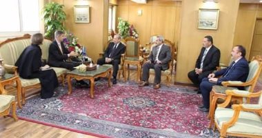 بالفيديو.. محافظ دمياط يستقبل سفير سويسرا ويبحث أوجه التعاون لدعم اللاجئين السوريين 