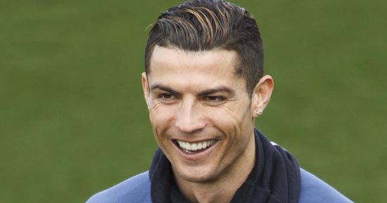 أخبار كريستيانو رونالدو اليوم.. الدون يهنئ لاعب برشلونة بالريمونتادا
