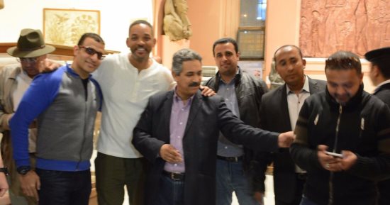 بالصور..  ويل سميث من المتحف المصرى: المصريون طيبون وسعيد لأنهم يعرفوننى