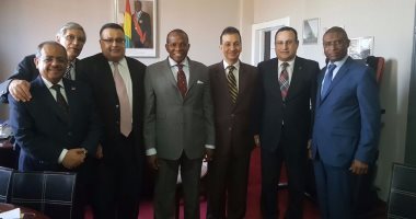 وفد جامعة الإسكندرية يلتقى وزير الإستثمار الغينى للتعاون فى المشروعات الهندسية