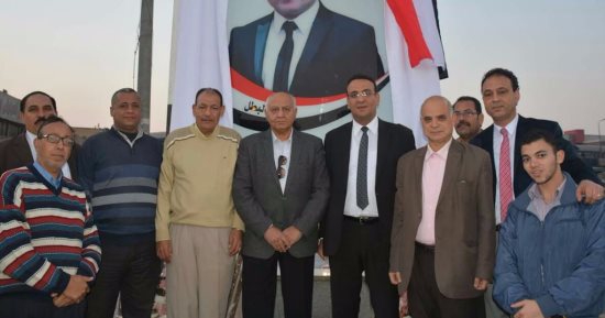 بالصور.. حسب الله يضع صورة للشهيد مصطفى لطفي بميدان المؤسسة بشبرا الخيمة