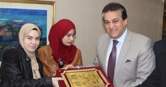 وزير التعليم العالى يلتقى طلاب المعهد العالى للعلوم الإدارية بالعريش