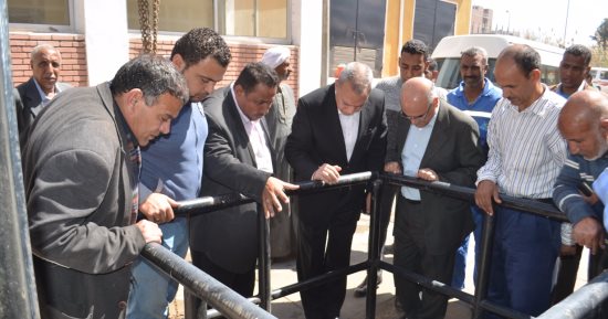 بالصور..محافظ قنا يتفقد مشروعات مياه الشرب والصرف والمستشفى المركزى بدشنا