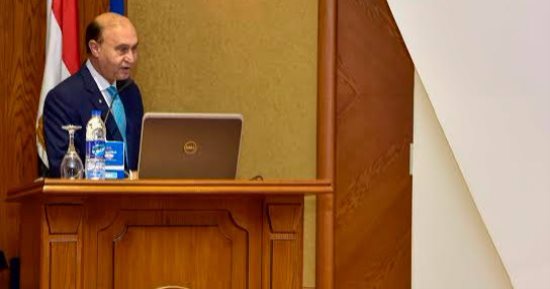 مميش: قناة السويس تحقق عائدات 853.7 مليون دولار خلال شهرى مارس وأبريل