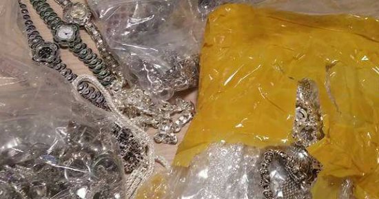 جمارك المطار تضبط كميات من الفضة مع مصرى قادم من الصين