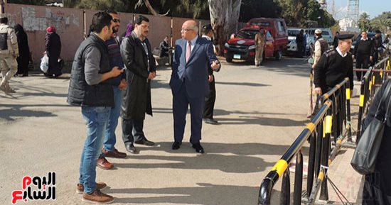 بالصور.. مدير إدارة تأمين محور قناة السويس يتفقد معديات المجرى الملاحى