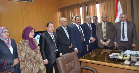 وفد من الاتحاد المصرى لحقوق الإنسان يطمئن على الأسر المسيحية بالإسماعيلية