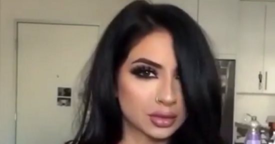 بالفيديو والصور.. لو مش لاقيه "سبونج" المكياج.. استخدمى "البلونة" بديلاً