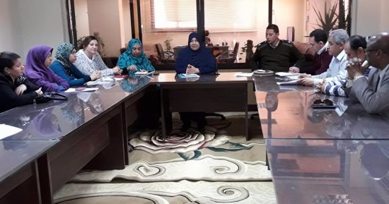 لجنة الأمومة والطفولة بالخارجة تبحث آليات تأمين الأطفال فى المدارس والحضانات