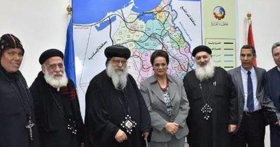الأنبا باخوميوس يزور محافظ البحيرة لتهنئتها بمنصبها الجديد