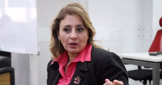 مرشحة لـ"نقيب الصحفيين" تنشر أغنية دعائية على طريقة "شعبولا"