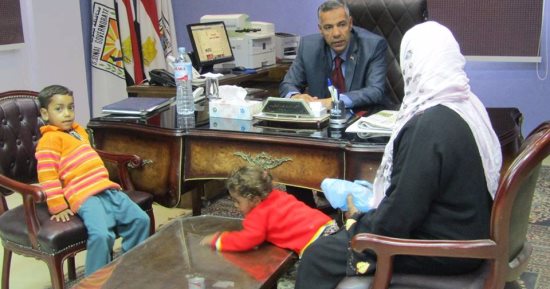 بالصور.. رئيس مدنية ابورديس يلتقى بالمواطنين وممثلى شركات البترول
